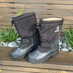 Kamik kids snow boots size 4